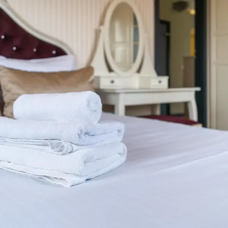 Orkana Chic By Bookinghost *