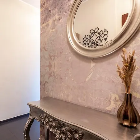 Orkana Chic By Bookinghost