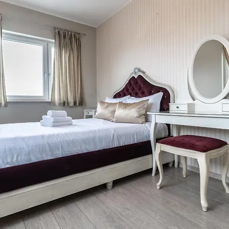 Orkana Chic By Bookinghost