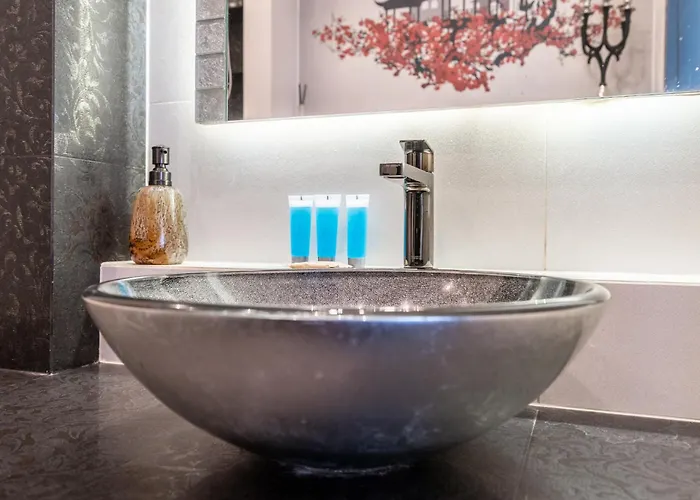 Orkana Chic By Bookinghost *