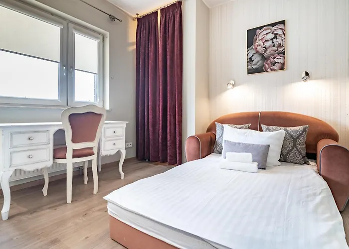 Orkana Chic By Bookinghost *